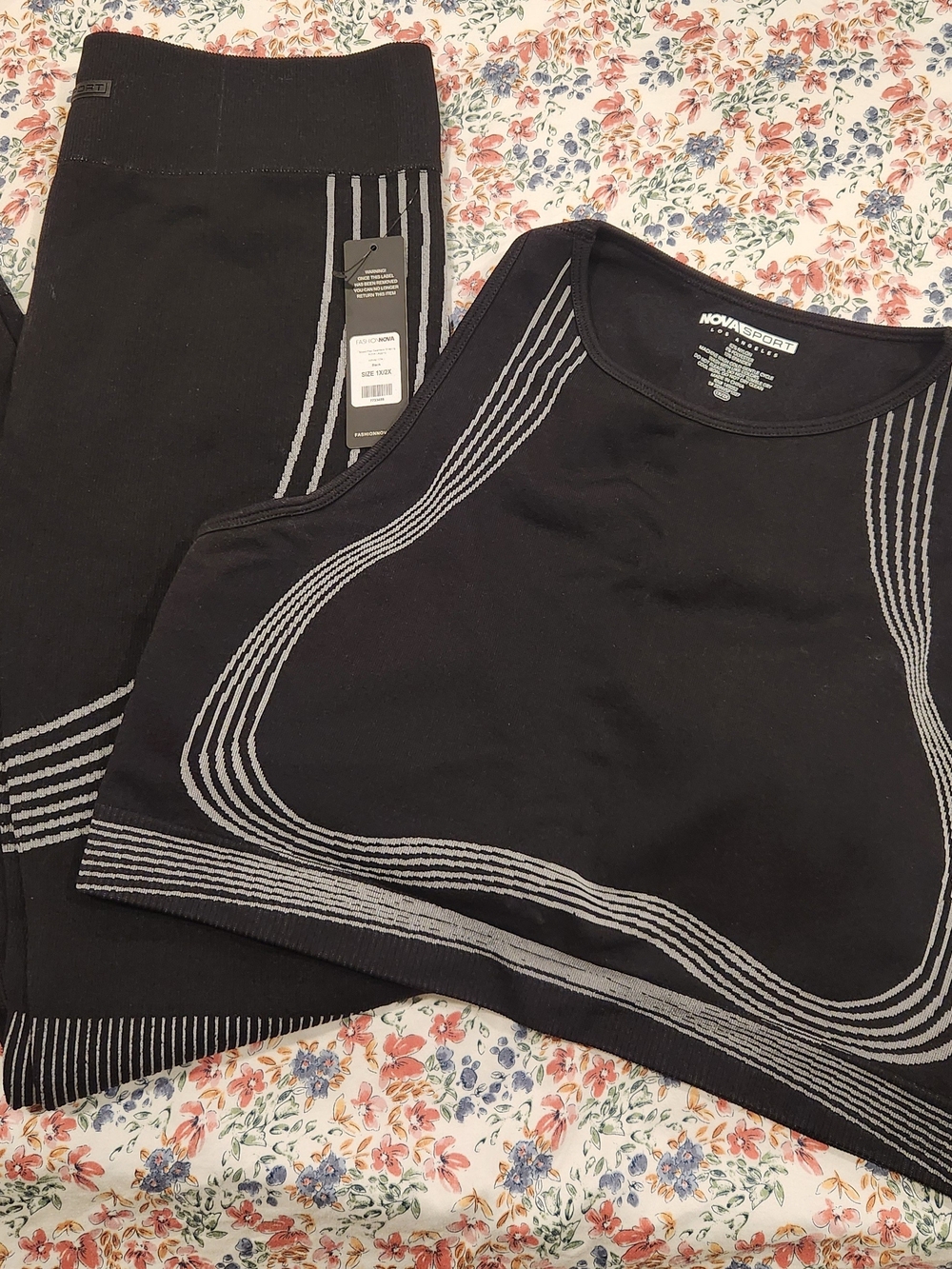 Black Seamless Athletic Bra and Leggings Set